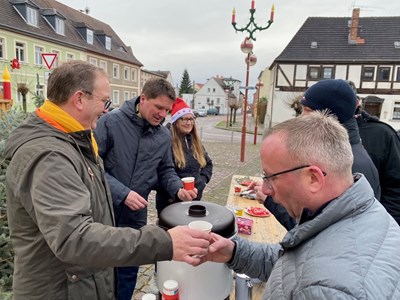 Nachträgliches Weihnachtsgeschenk für Nachwuchs der Wasserwacht